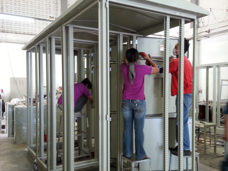 ประกอบและขึ้นรูปตู้ไฟฟ้า